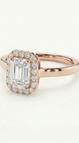 Emerald cut halo žiedas su laboratoriniu briliantu