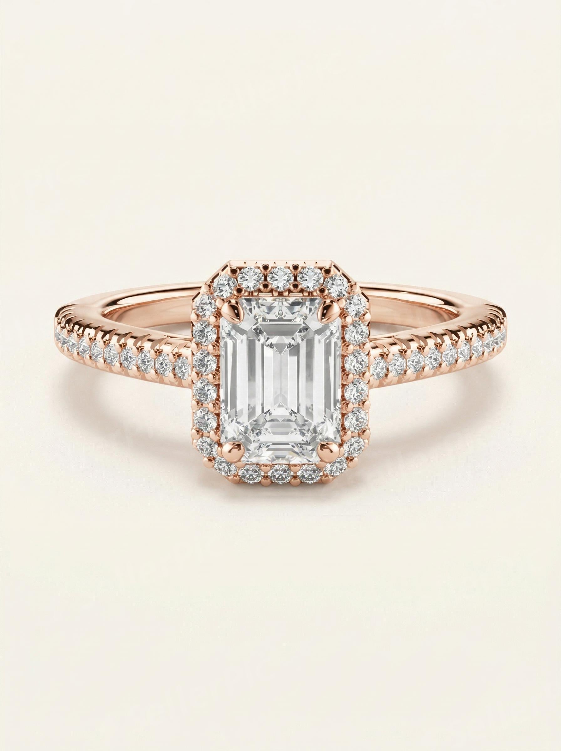 Prabangus emerald cut žiedas su smulkiais briliantais