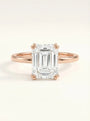 Geltono aukso emerald cut laboratorinio brilianto žiedas