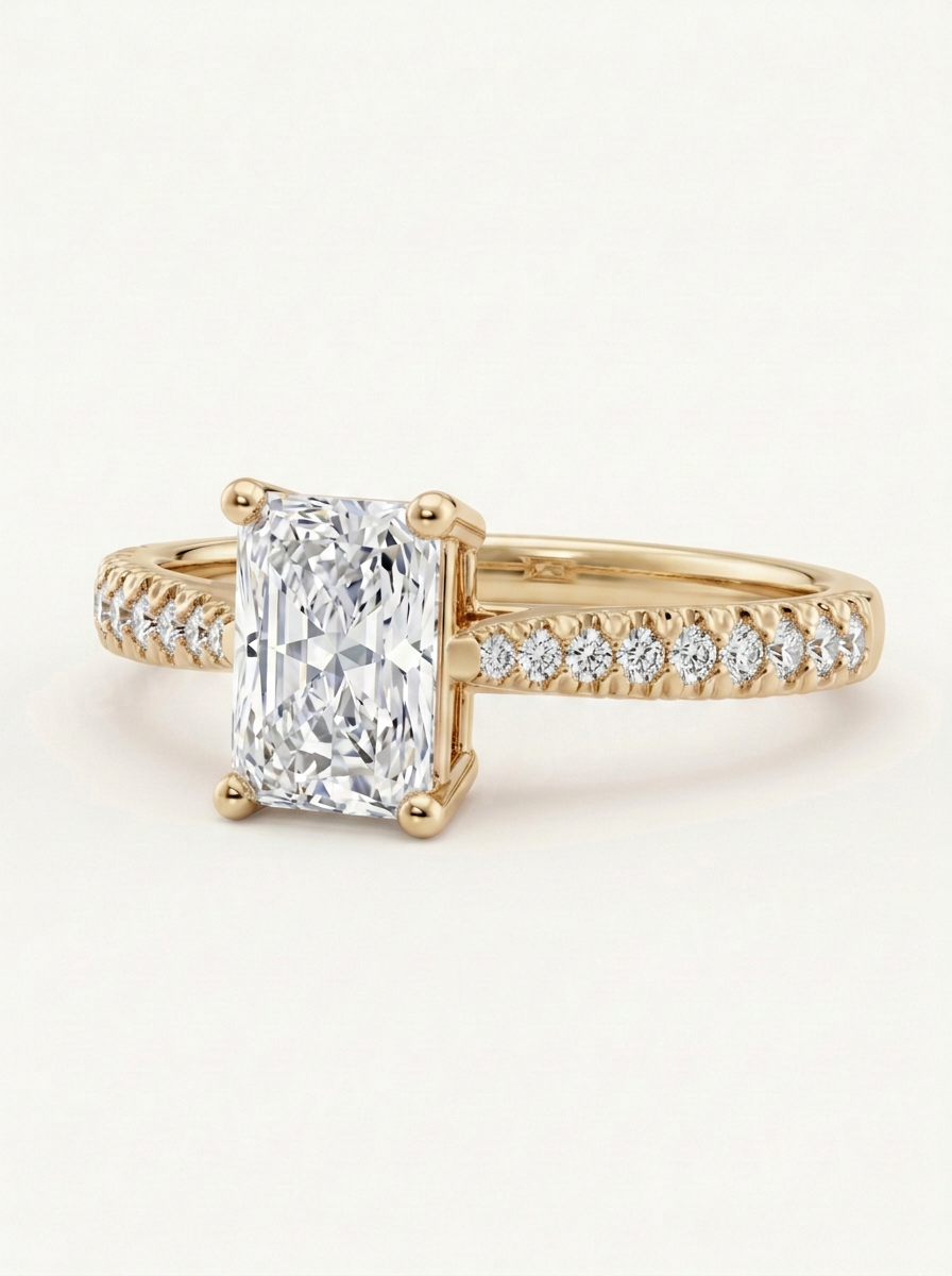 Geltono aukso radiant cut pavé žiedas