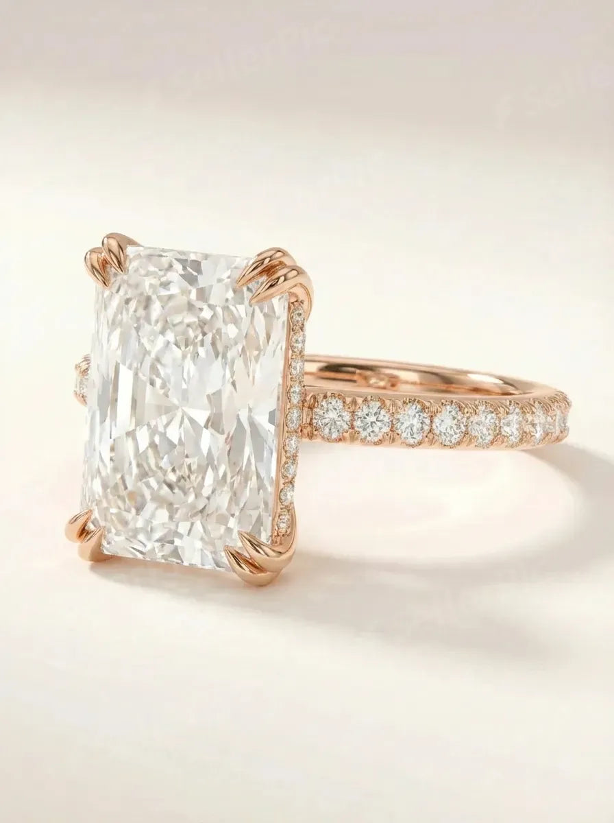 Radiant cut solitaire žiedas iš kampo